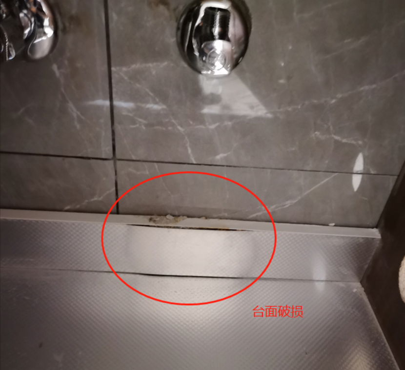 厨房墙面瓷砖鼓起来了,为什么怎么解决呢(厨房墙面瓷砖鼓起来了,为什么怎么解决呢视频)