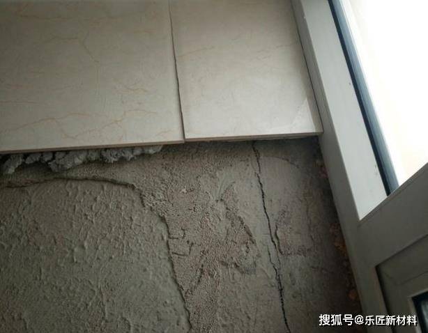瓷砖出现空鼓是谁的原因(瓷砖出现空鼓是谁的原因造成的)