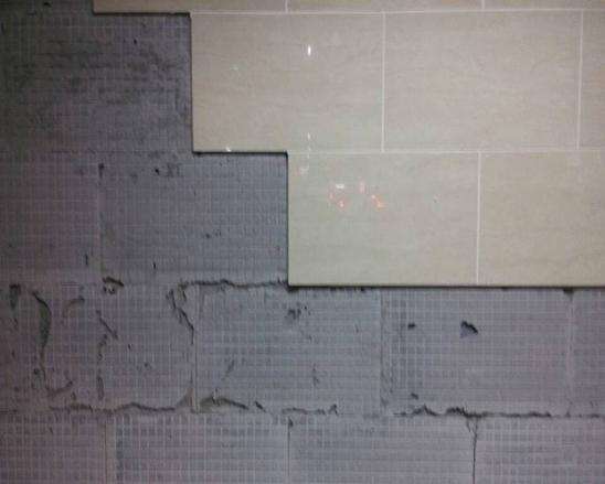 卫生间墙砖空鼓了是什么原因(卫生间墙砖空鼓了是什么原因造成的)